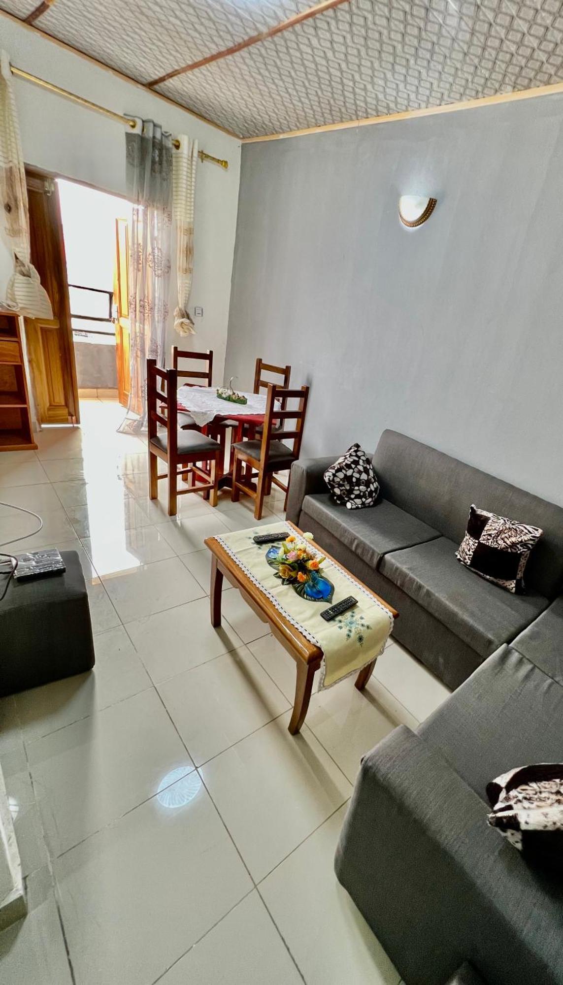 Apartamento Les Logis De Nouvelle Route Bastos Yaoundé Exterior foto