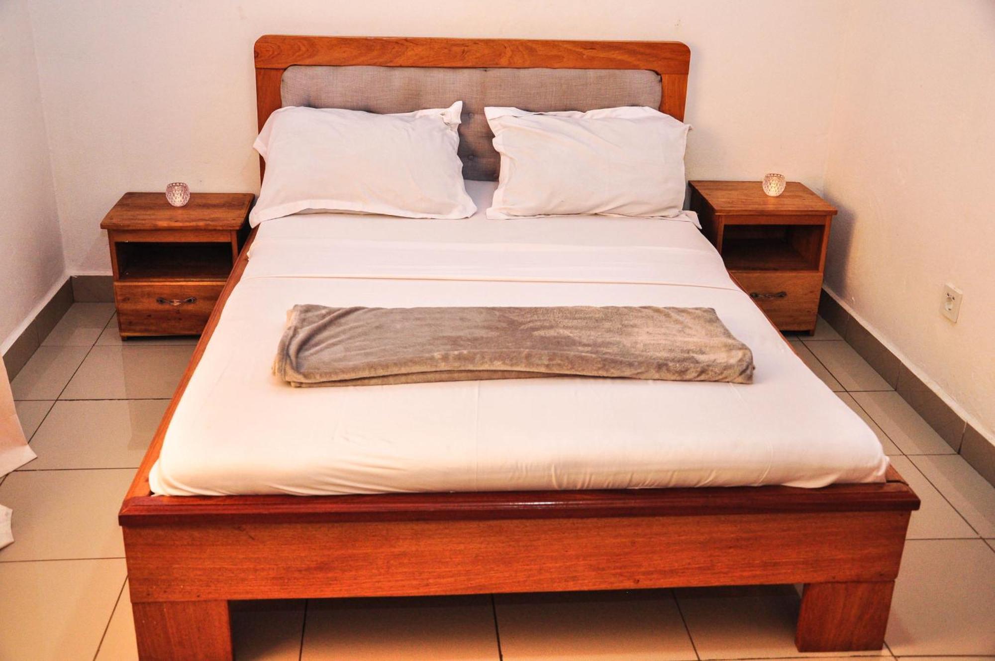 Apartamento Les Logis De Nouvelle Route Bastos Yaoundé Exterior foto