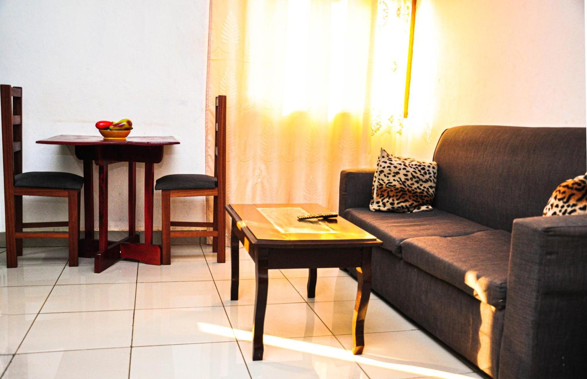 Apartamento Les Logis De Nouvelle Route Bastos Yaoundé Exterior foto