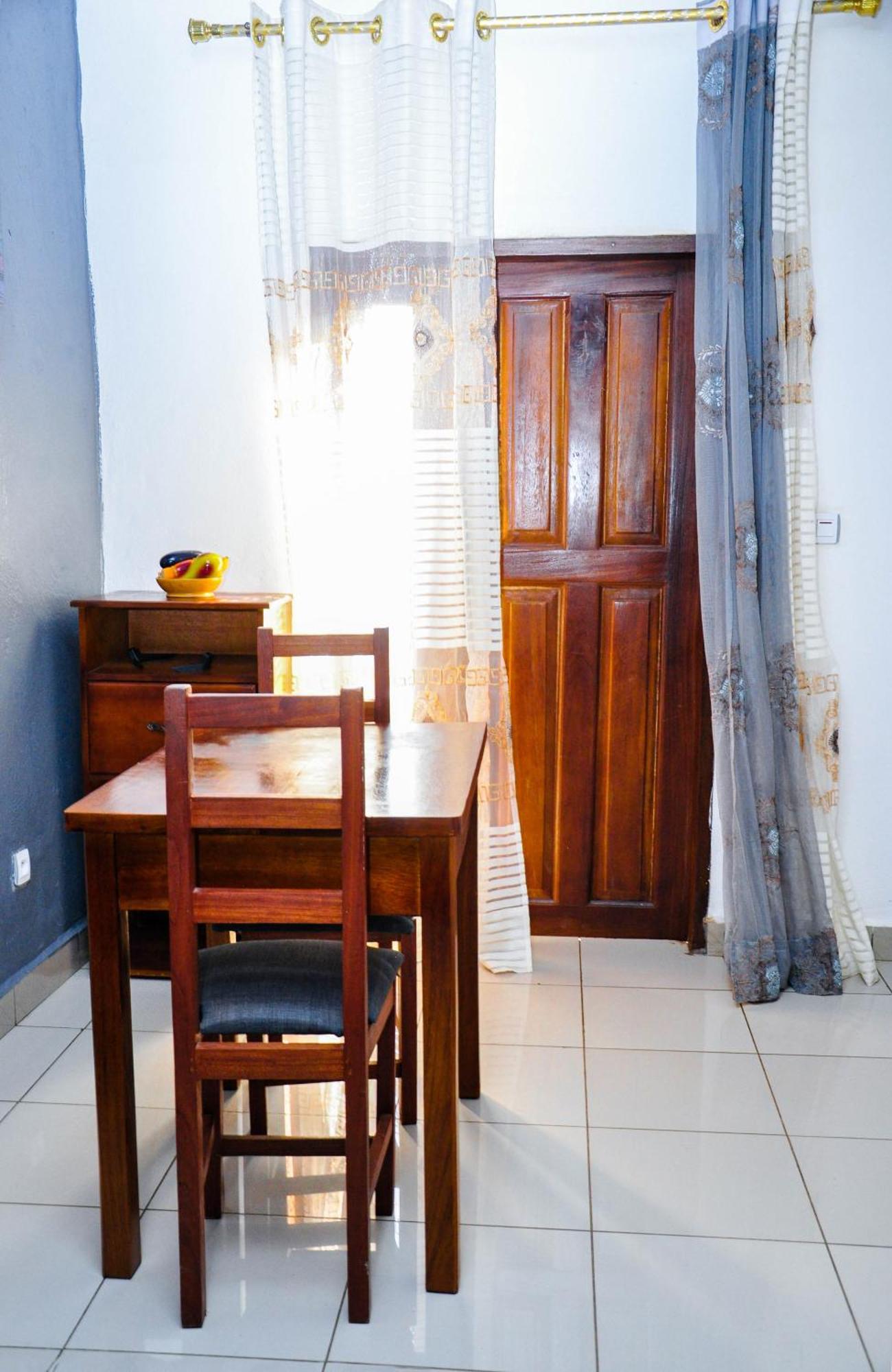 Apartamento Les Logis De Nouvelle Route Bastos Yaoundé Exterior foto